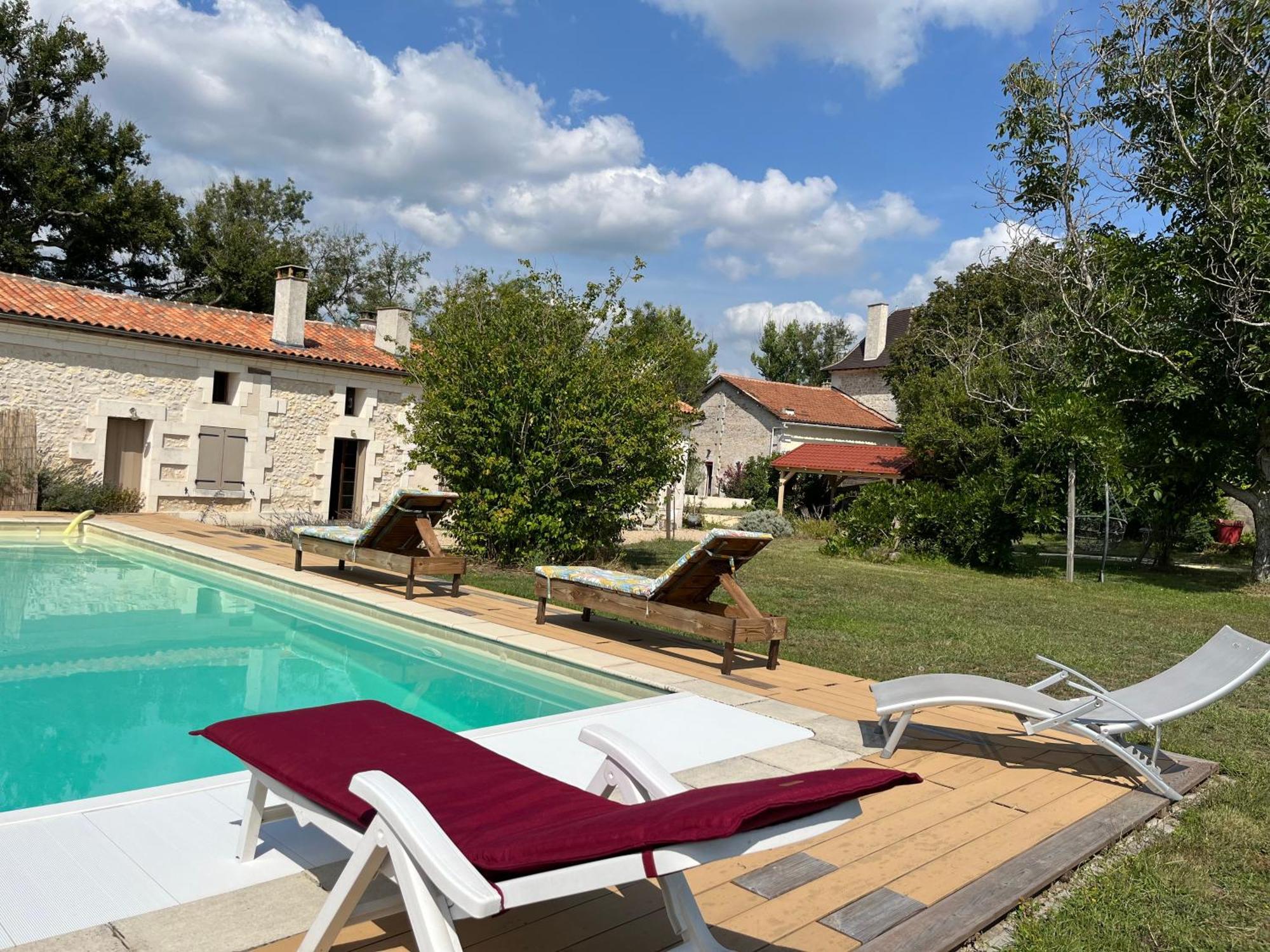 Maison Perigord Vert Piscine Et Spa La Roche-Chalais Exterior foto